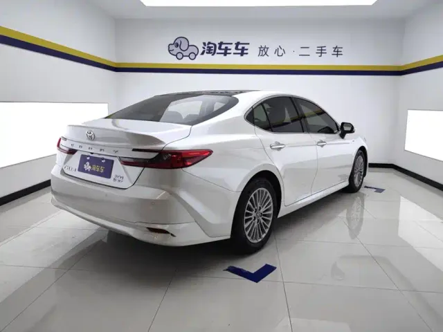 Toyota Camry — Фото автомобиля 3