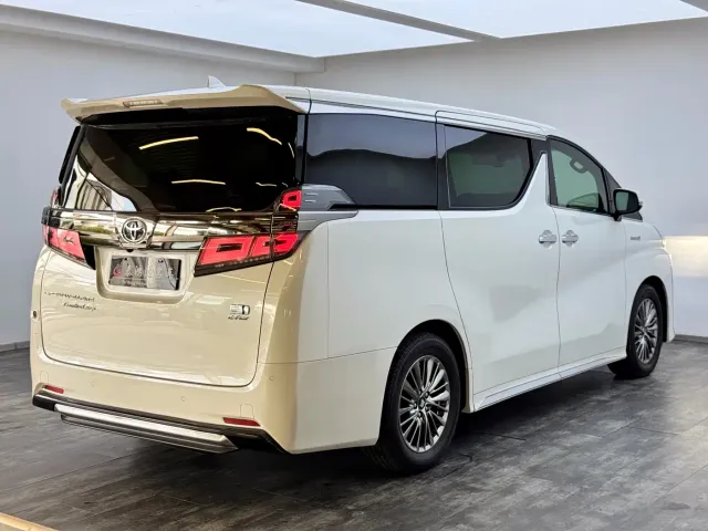 Toyota Vellfire — Фото автомобиля 7