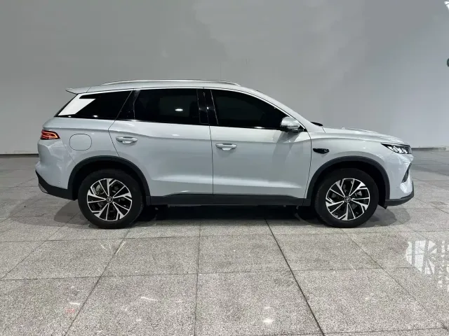 BYD Song Pro — Фото автомобиля 3