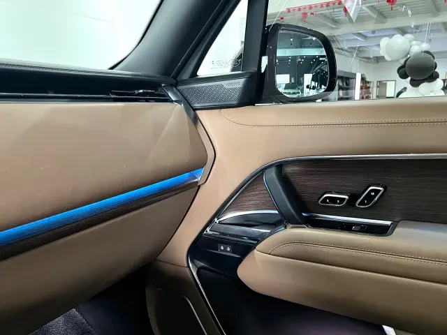 Land Rover Range Rover — Фото автомобиля 24