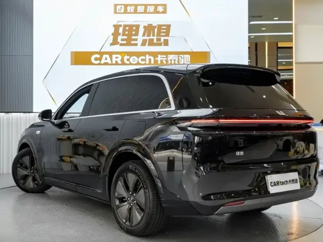Li Auto L8 — Фото автомобиля 6
