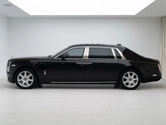 Rolls-Royce Phantom — Фото автомобиля 3
