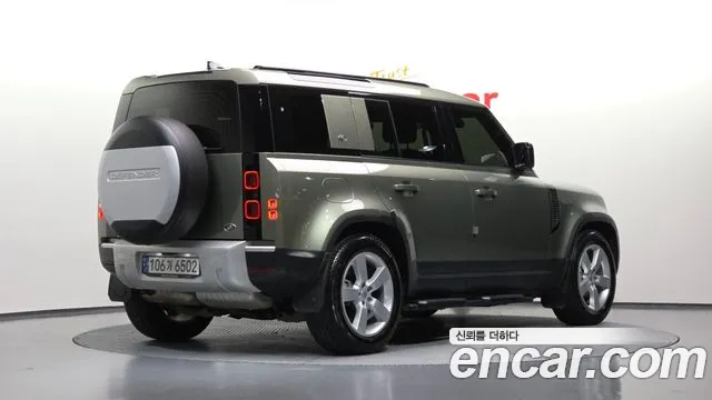 Land Rover Defender — Фото автомобиля 2