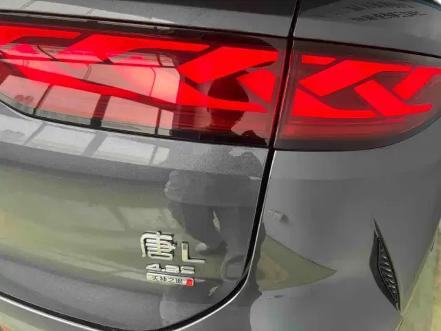 BYD Tang L — Фото автомобиля 22
