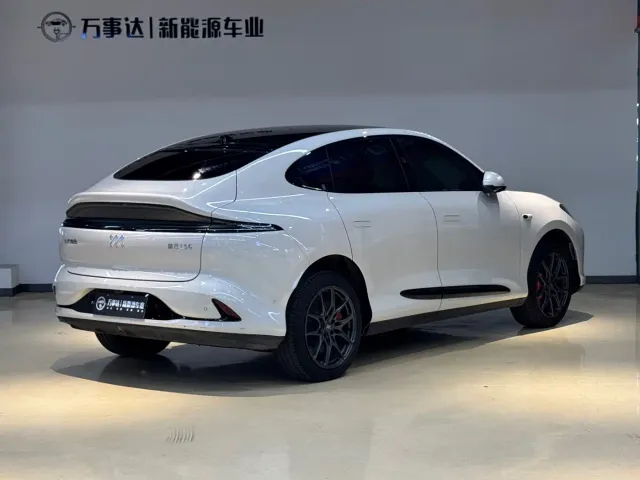 IM Motors LS6 — Фото автомобиля 5
