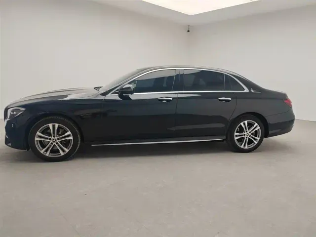 Mercedes-Benz E-Class — Фото автомобиля 6