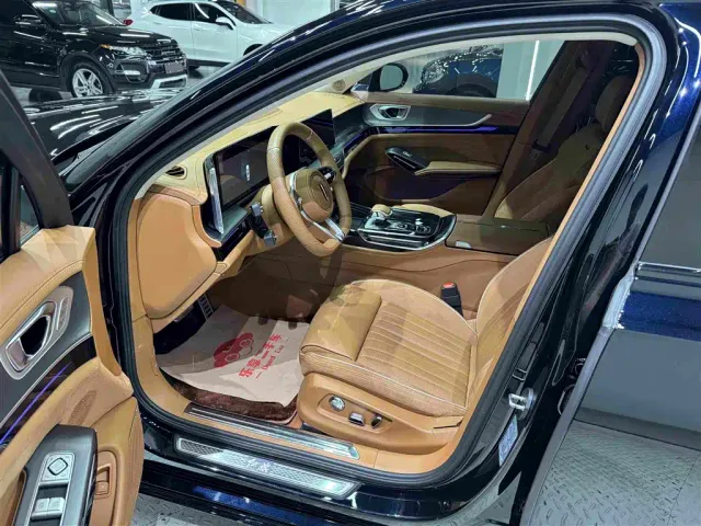 Hongqi H9 — Фото автомобиля 10