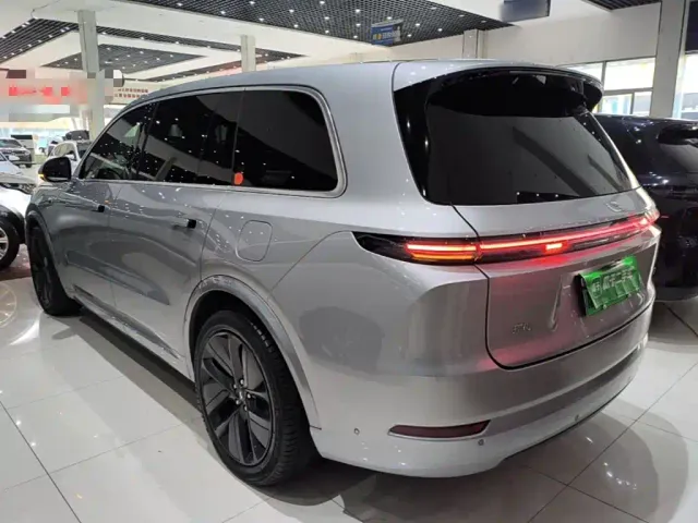 Li Auto L9 — Фото автомобиля 4