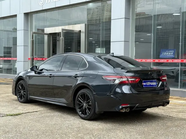 Toyota Camry — Фото автомобиля 4