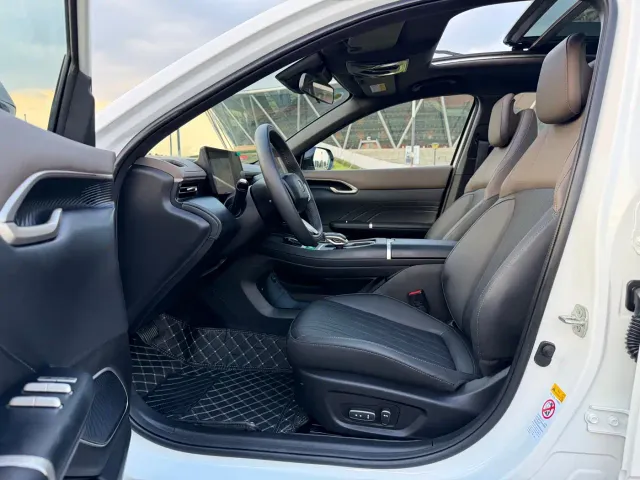 Changan Eado — Фото автомобиля 12