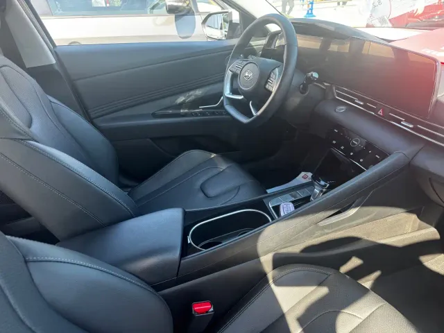 Hyundai Elantra — Фото автомобиля 10