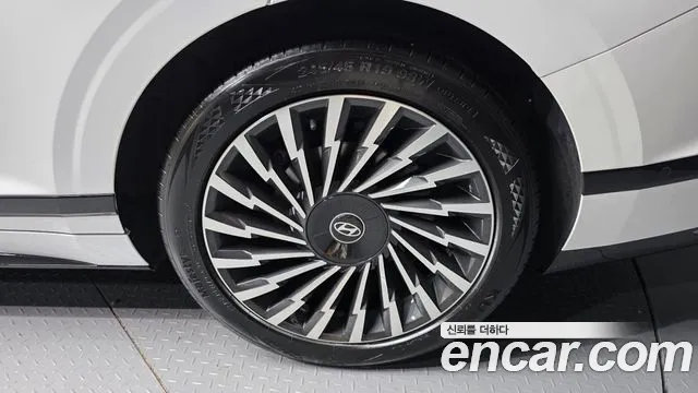 Hyundai Grandeur Grandeur (GN7) 2.5 Бензин 2WD — Фото автомобиля 2