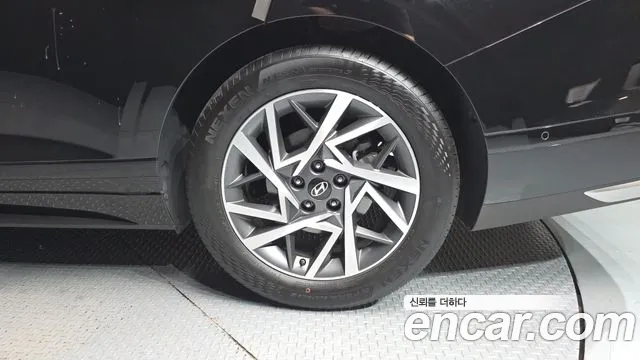 Hyundai Grandeur Grandeur (GN7) 2.5 Бензин 2WD — Фото автомобиля 18