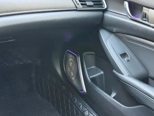 Honda Accord — Фото автомобиля 10
