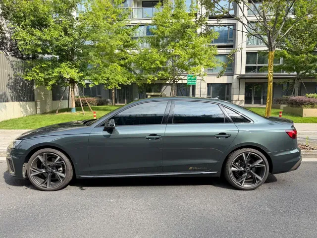 Audi A4L — Фото автомобиля 4