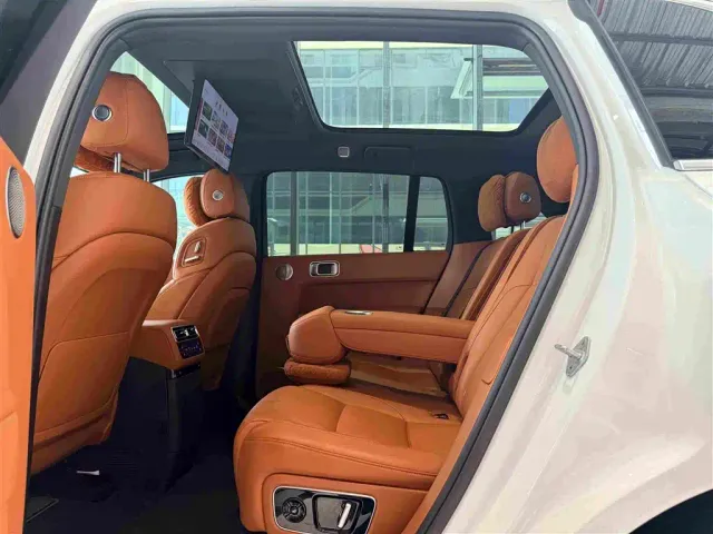 Li Auto L7 — Фото автомобиля 5