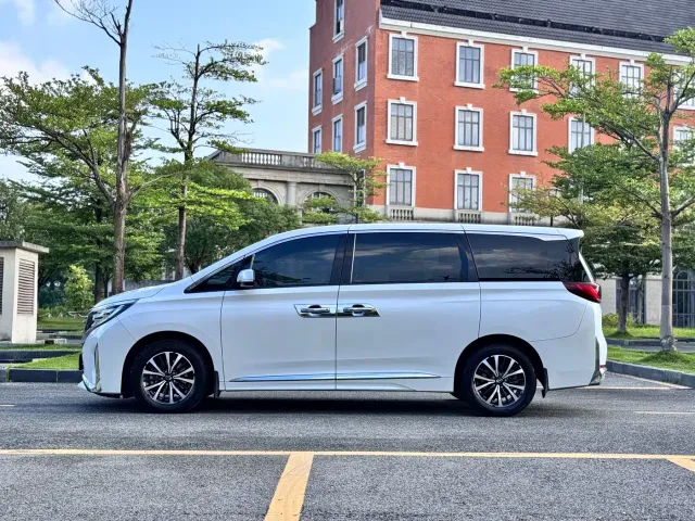 GAC Trumpchi M8 — Фото автомобиля 4