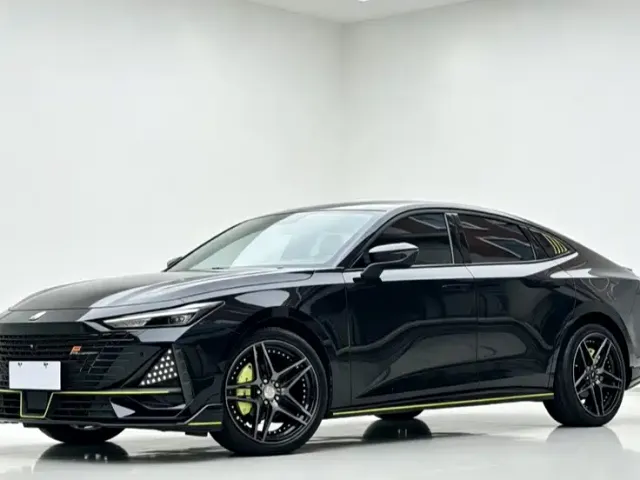 Фотография автомобиля — Changan UNI-V