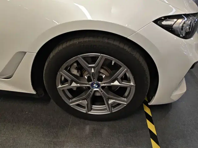 BMW i3 — Фото автомобиля 6