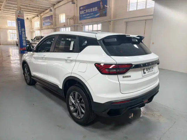 Geely Binyue — Фото автомобиля 6