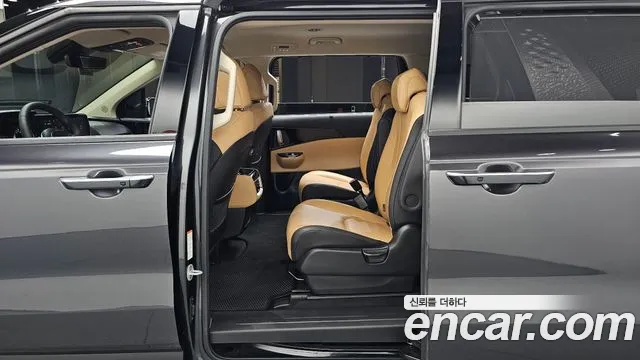 Kia Canival — Фото автомобиля 11