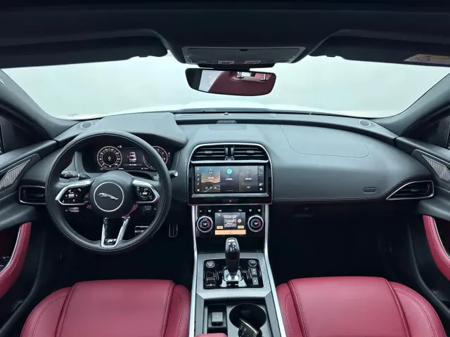 Jaguar XEL — Фото автомобиля 18