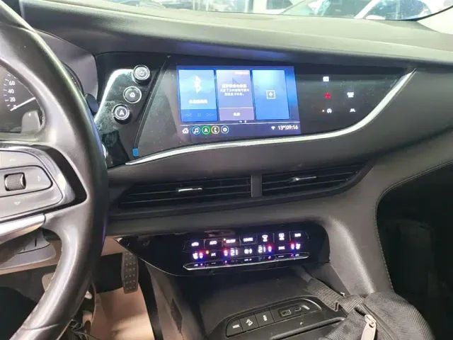 Buick Enclave — Фото автомобиля 12
