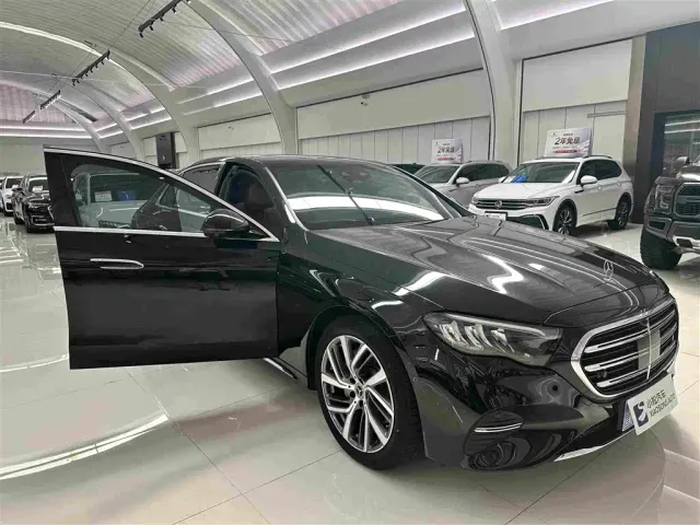 Mercedes-Benz E-Class — Фото автомобиля 17