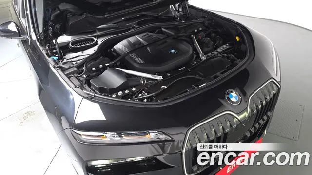 BMW 7-Series 7 серия (G70) 740i xDrive M Sport Limited — Фото автомобиля 3