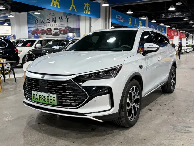 BYD Tang — Фото автомобиля 3