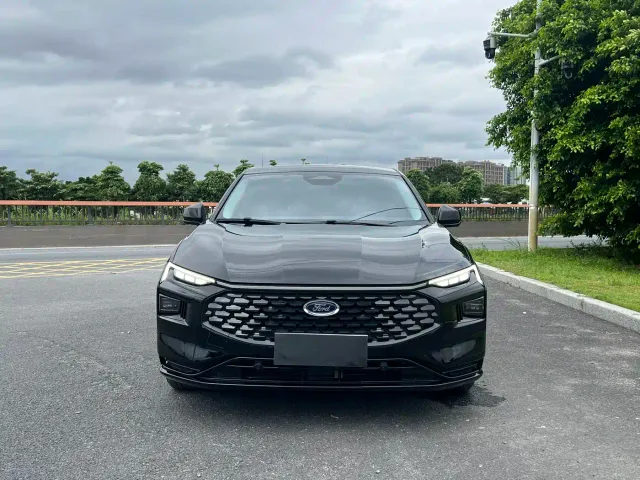 Ford Mondeo — Фото автомобиля 3