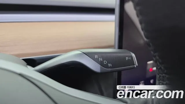 Tesla Model Y — Фото автомобиля 9