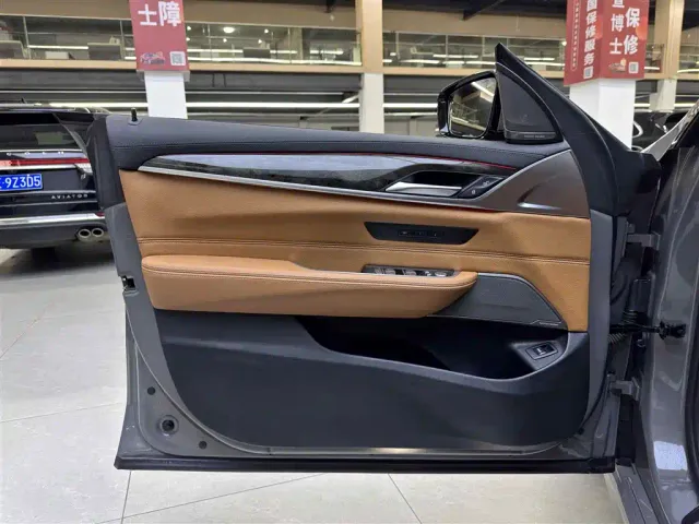 BMW 6 Series Gran Turismo — Фото автомобиля 16