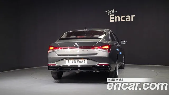Hyundai AVANTE Avante (CN7) — Фото автомобиля 4