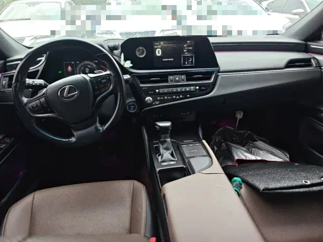 Lexus ES — Фото автомобиля 9