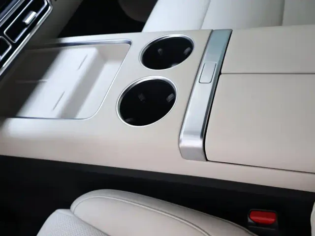 Li Auto L7 — Фото автомобиля 12