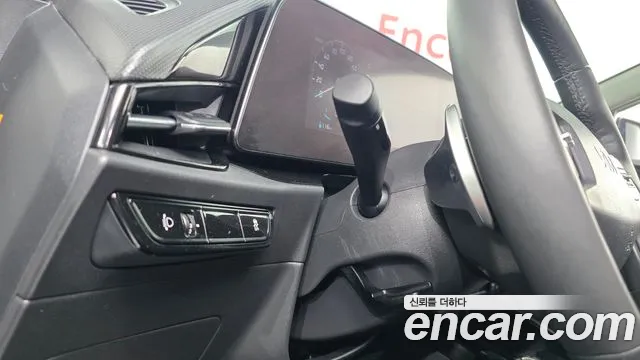 Kia Niro — Фото автомобиля 25
