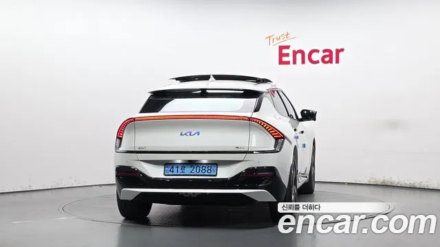 Kia EV6 — Фото автомобиля 4