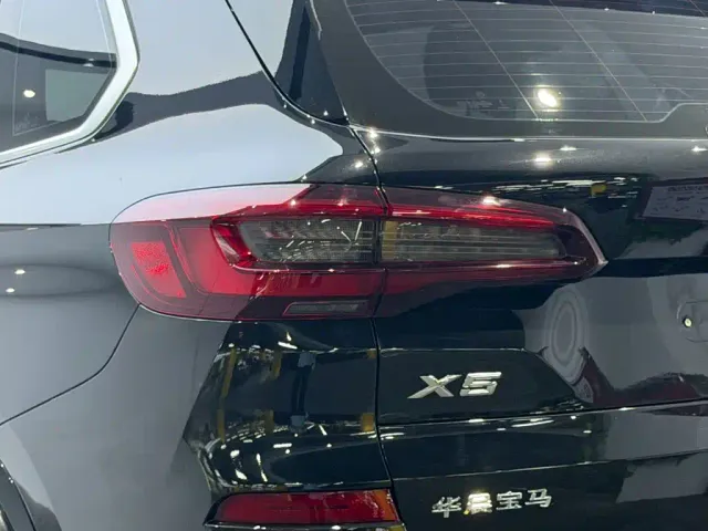BMW X5 — Фото автомобиля 11