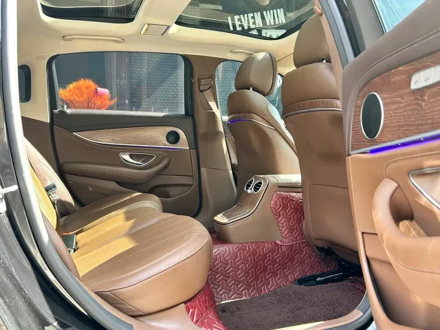 Mercedes-Benz E-Class — Фото автомобиля 12