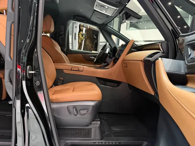 Toyota Alphard — Фото автомобиля 11