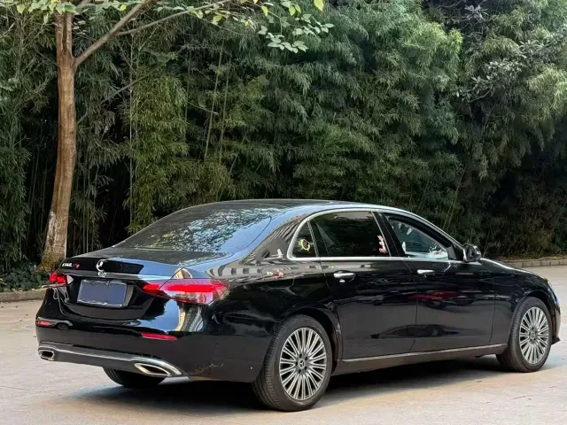 Mercedes-Benz E-Class — Фото автомобиля 7