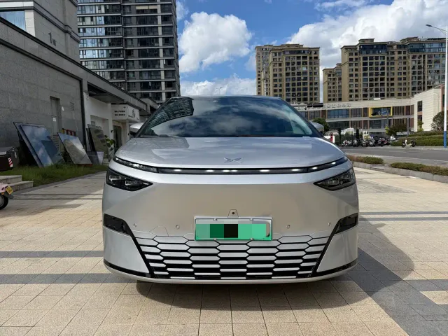 Xpeng X9 — Фото автомобиля 2