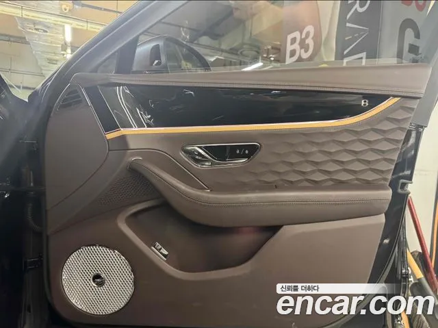 Bentley Flying Spur — Фото автомобиля 6