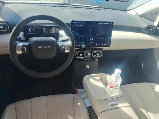GAC Aion UT — Фото автомобиля 12