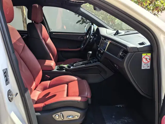 Porsche Macan — Фото автомобиля 9