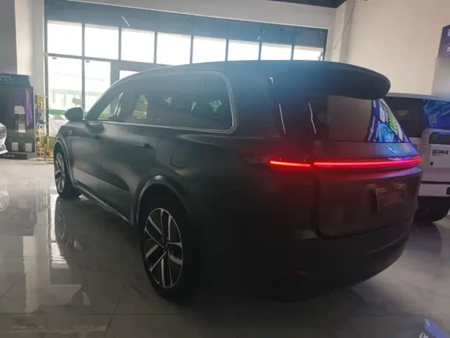 Li Auto L9 — Фото автомобиля 4