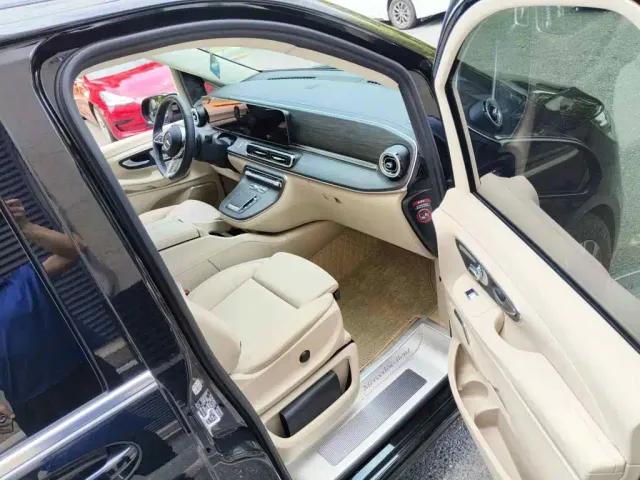 Mercedes-Benz Mercedes-Benz V-Class 2024 V 300 Premium Edition — Фото автомобиля 10