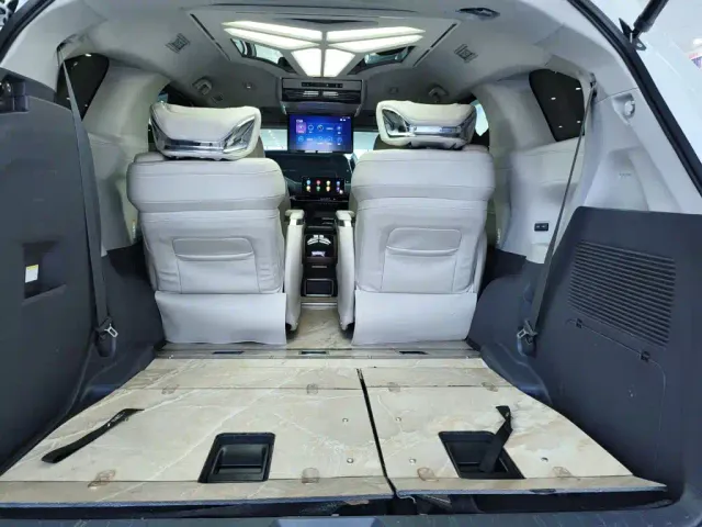 Toyota Sienna — Фото автомобиля 16