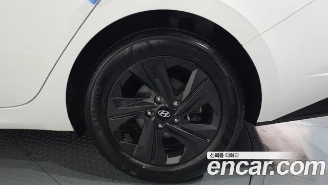 Hyundai Avante CN7 — Фото автомобиля 6